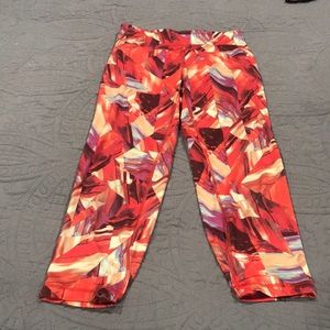 Awesome print yoga pants, Crops